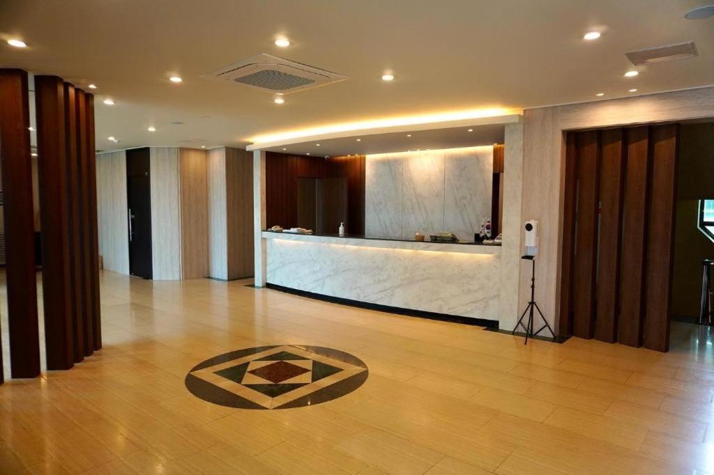 Emerald Hotel 济州市 外观 照片