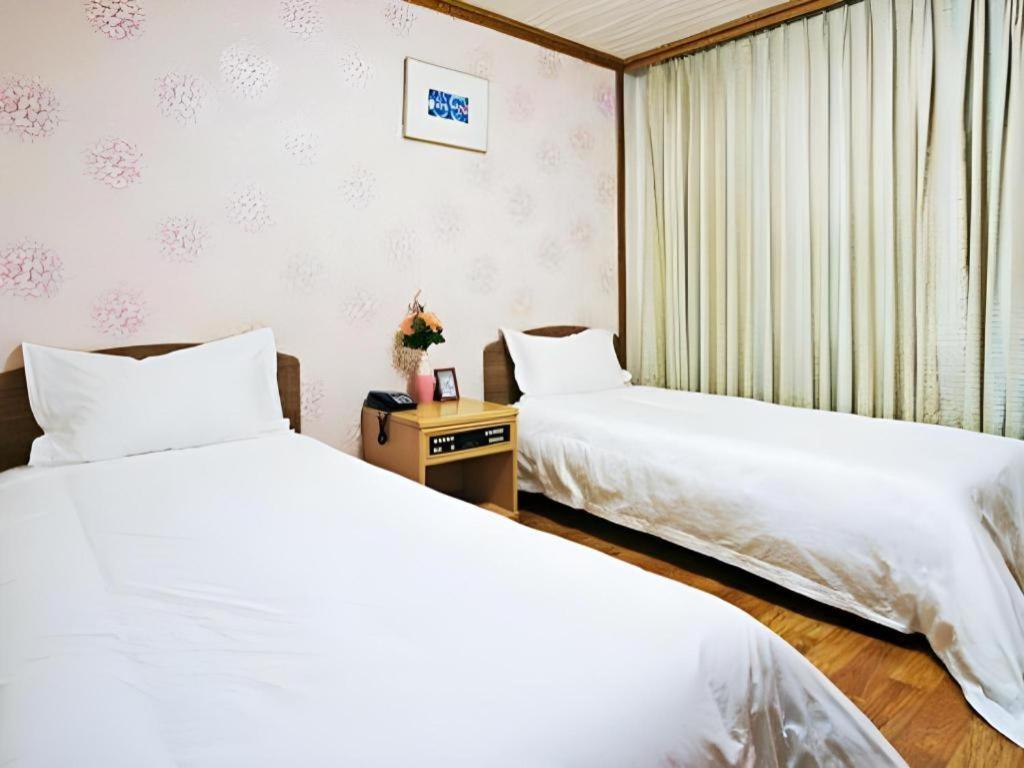 Emerald Hotel 济州市 外观 照片