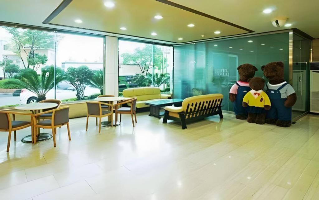 Emerald Hotel 济州市 外观 照片