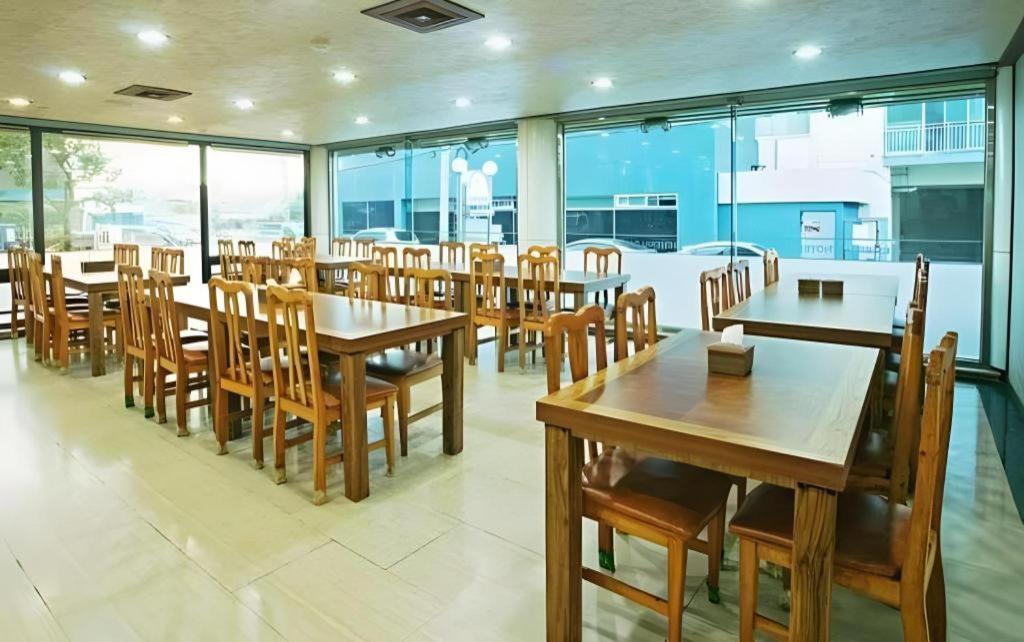 Emerald Hotel 济州市 外观 照片