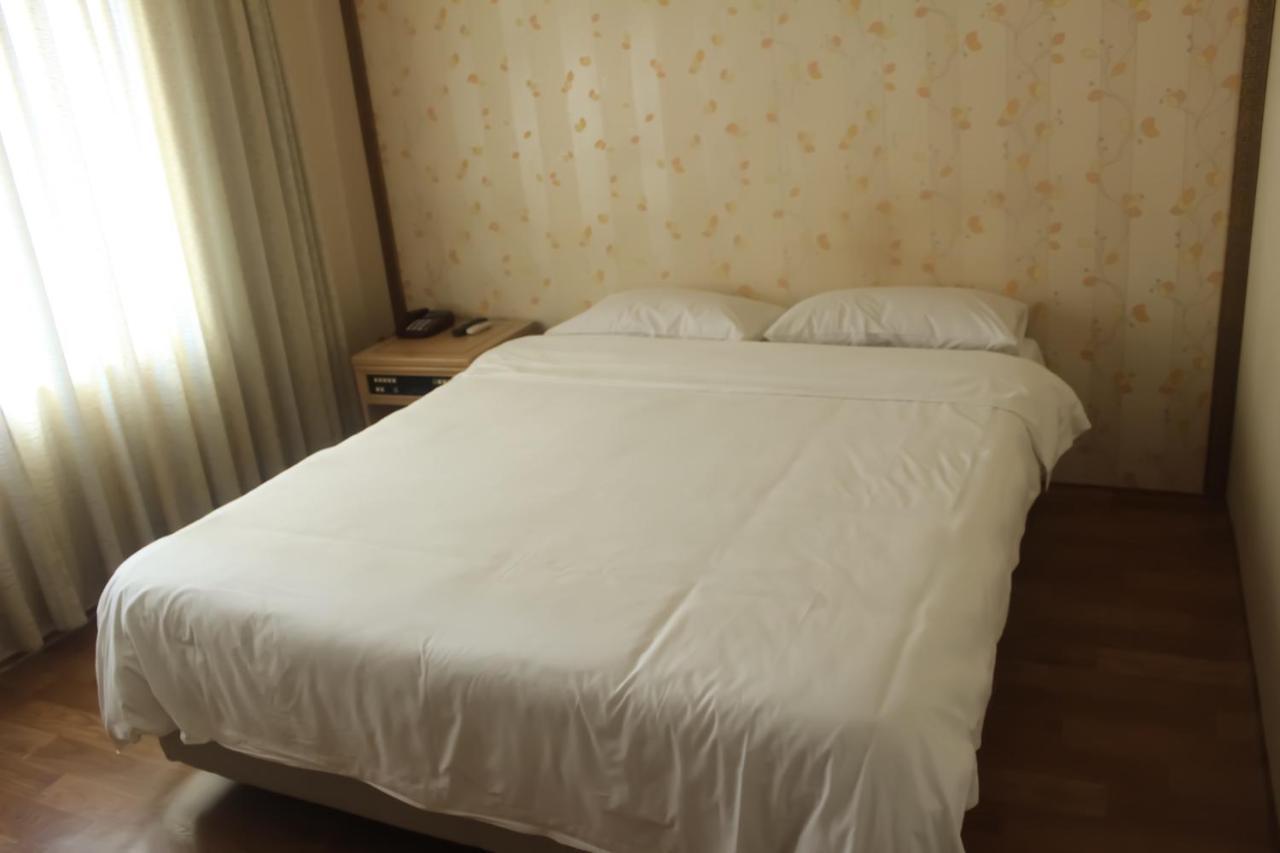 Emerald Hotel 济州市 外观 照片