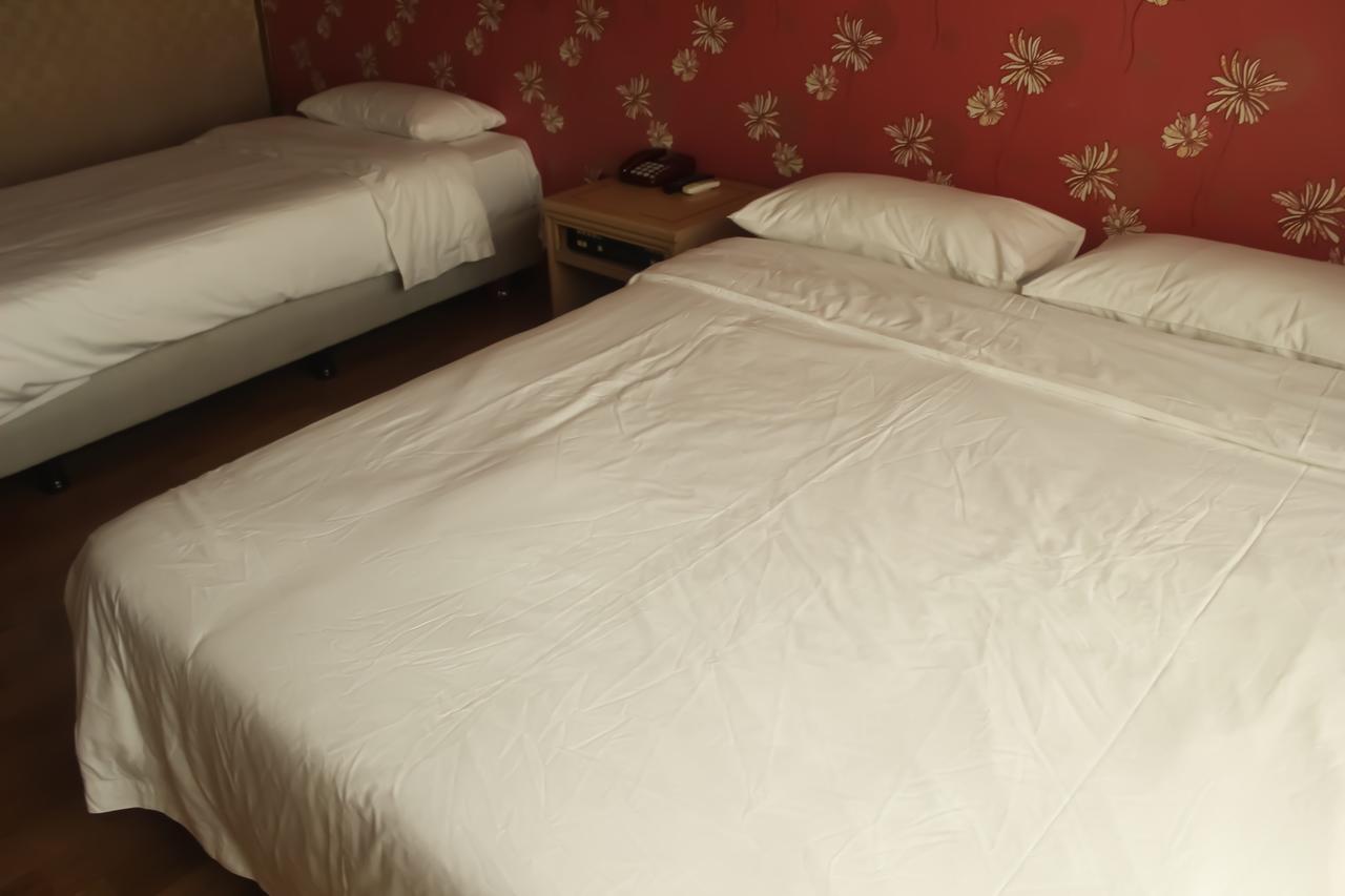 Emerald Hotel 济州市 外观 照片