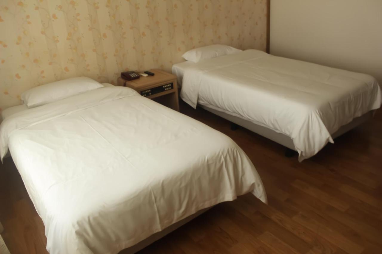 Emerald Hotel 济州市 外观 照片