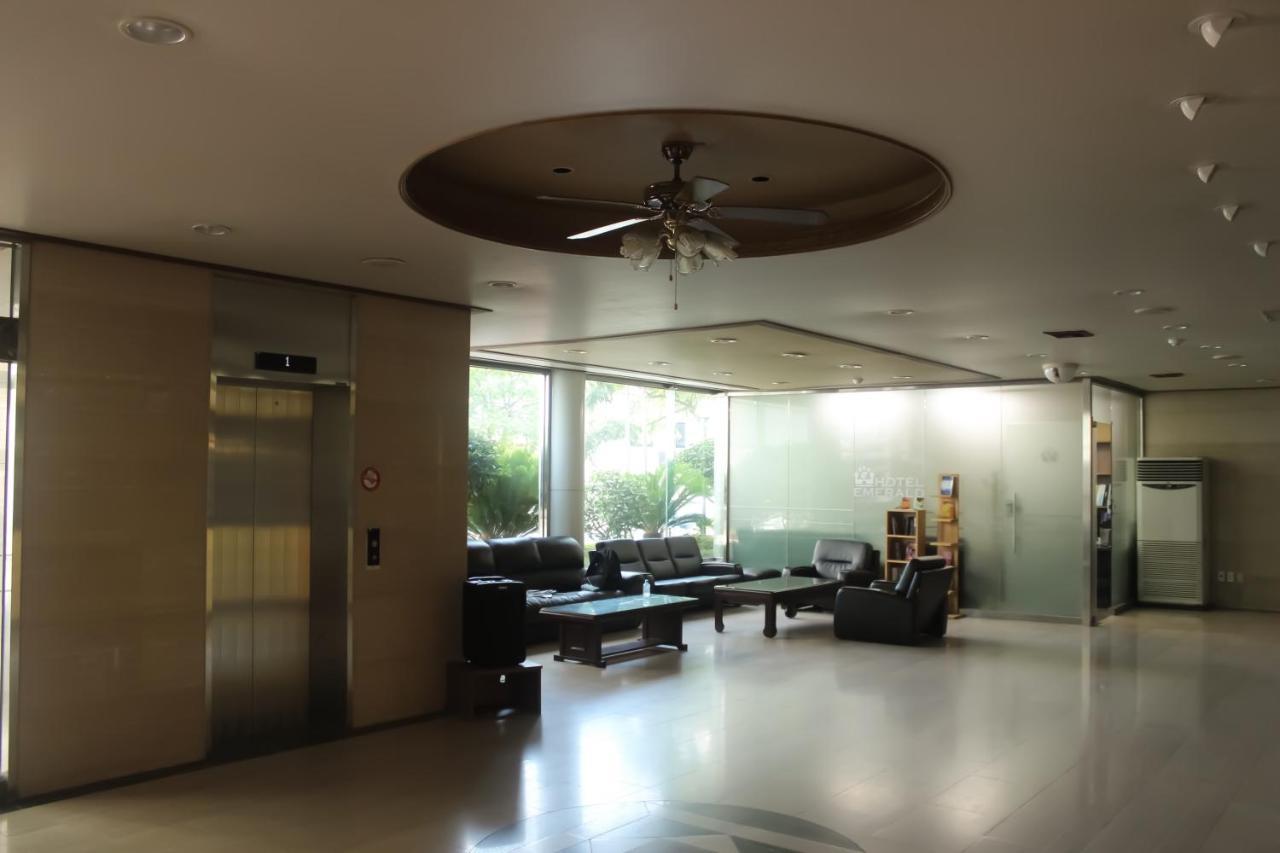 Emerald Hotel 济州市 外观 照片