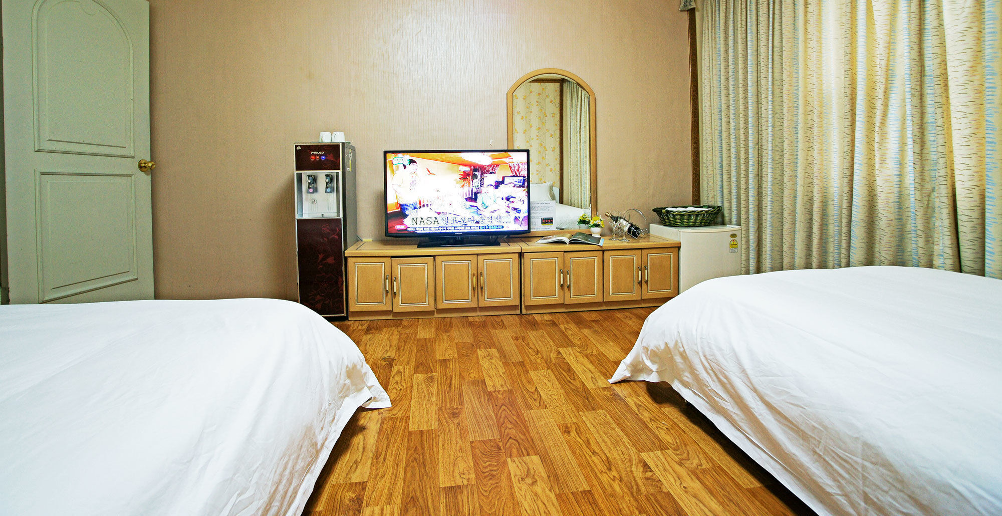 Emerald Hotel 济州市 外观 照片