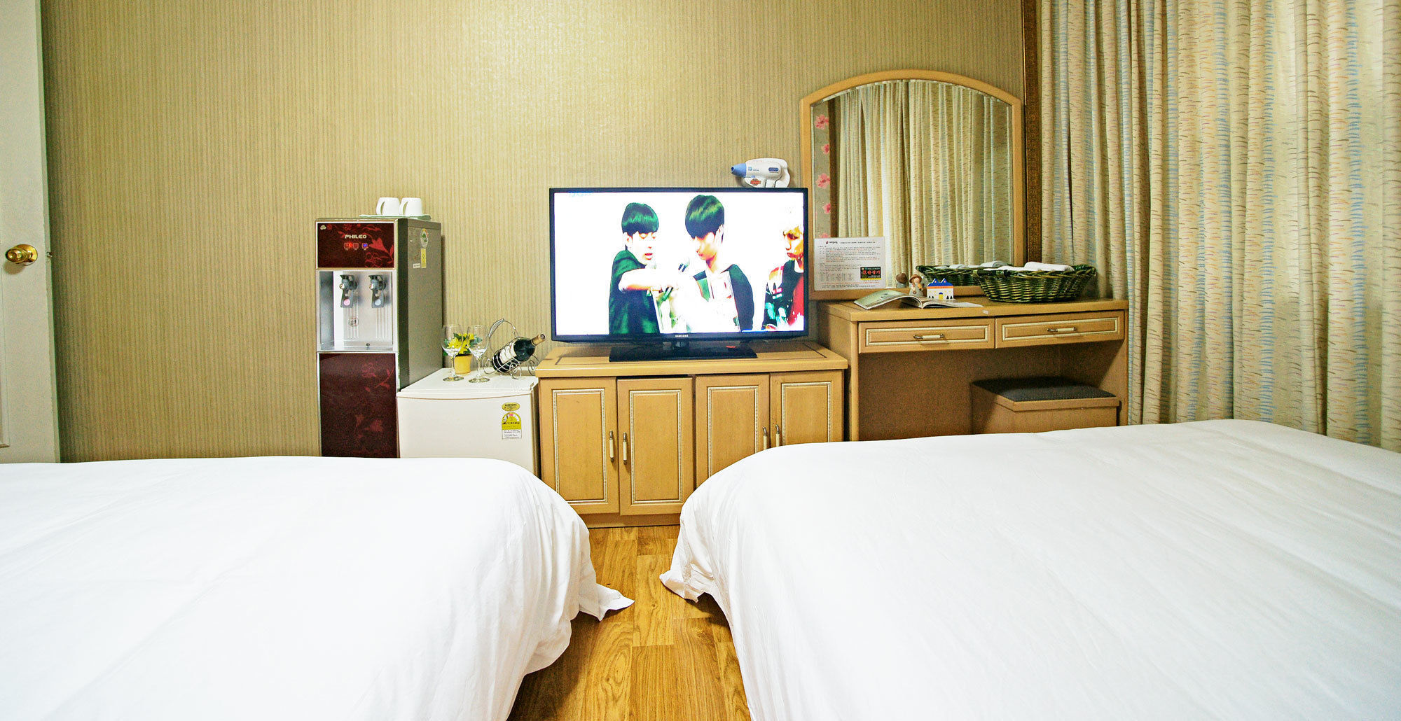 Emerald Hotel 济州市 外观 照片