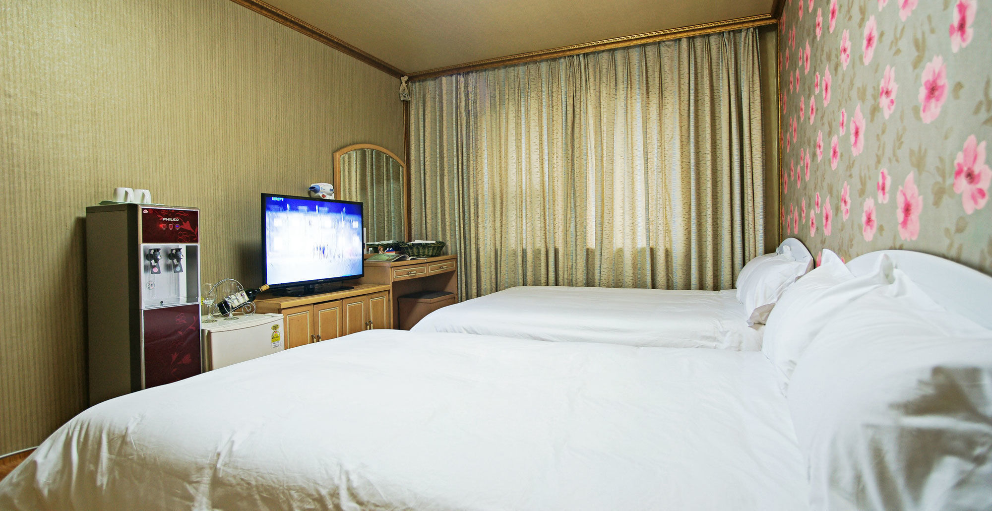 Emerald Hotel 济州市 外观 照片
